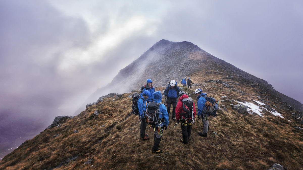 知られざるネパールの大規模「登山偽救助」詐欺、世界中の保険会社から数百万ドルをだまし取っていた