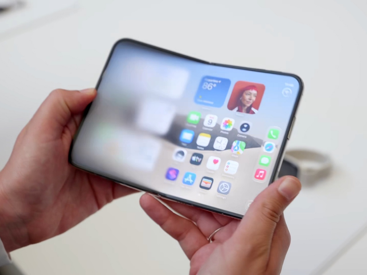 アップルの「iPhone Duo」、修理代も高額に 最大27万円超え