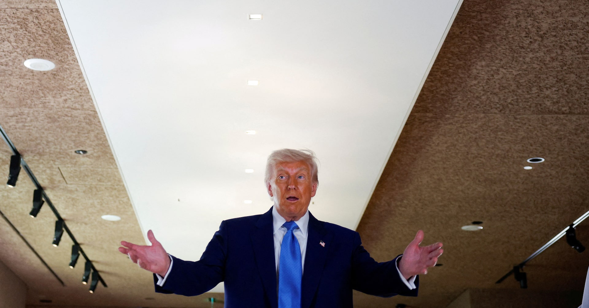 トランプ大統領、各国に「米での事業費用」提示へ 近く書簡送付