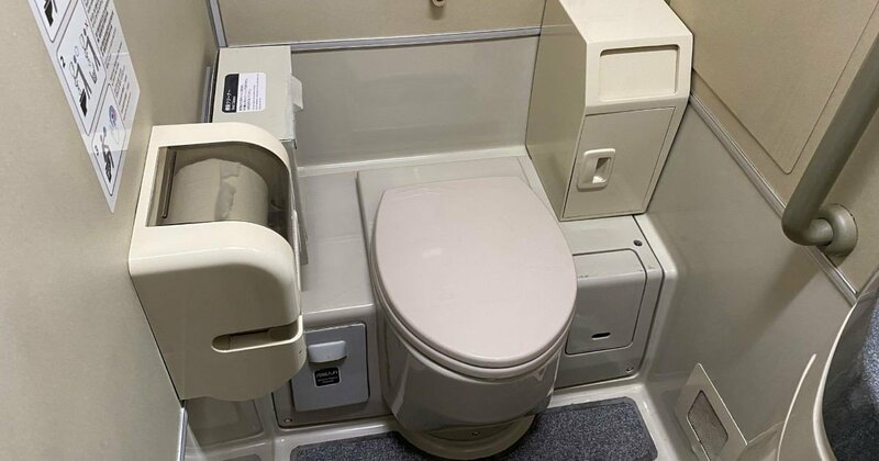 【要注意】新幹線のトイレでスマホや財布を落としたら「一巻の終わり」になりかねないワケ（ダイヤモンド・オンライン）