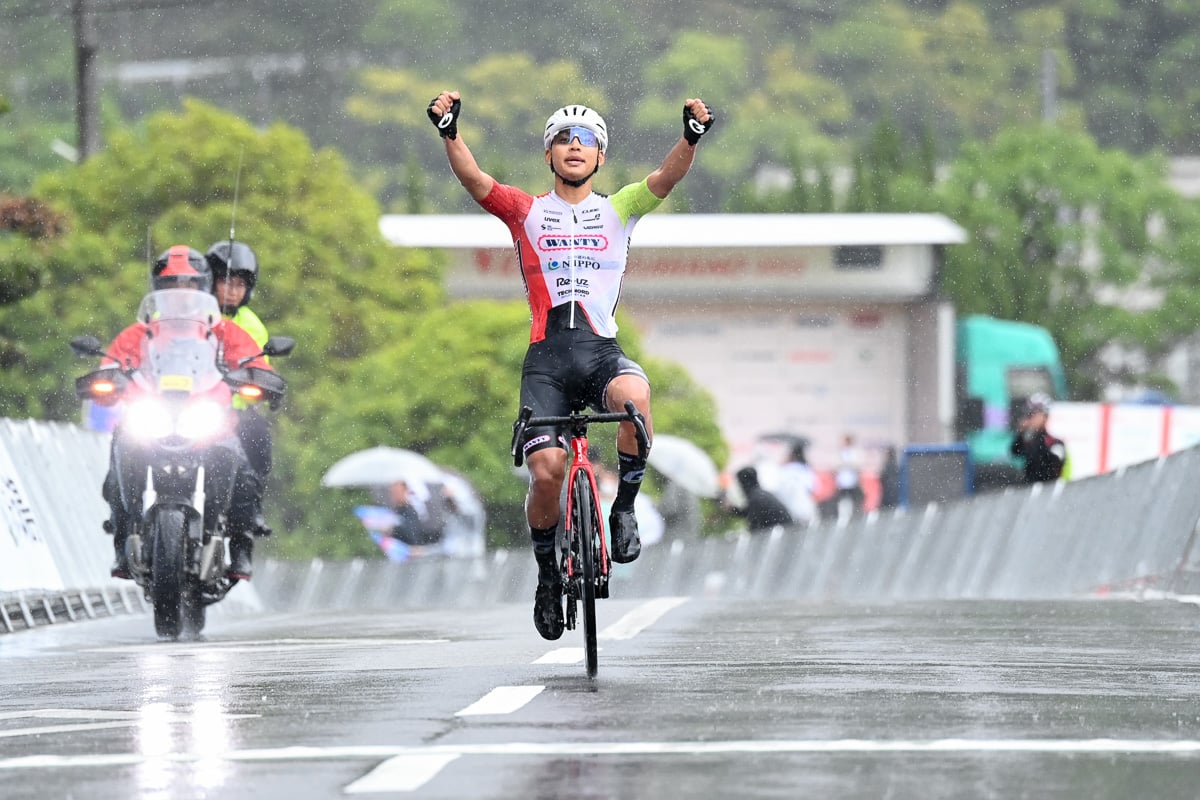 今村駿介が雨の古座川で逃げ切り 13kmの独走決め、総合首位浮上