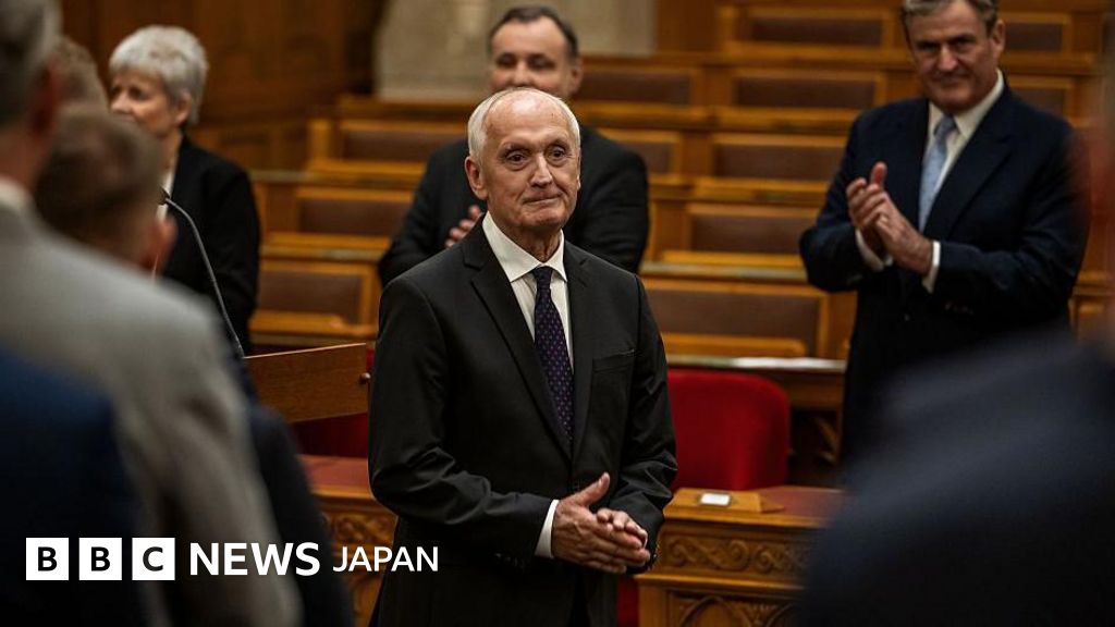 ハンガリー、オルバン政権に解任された元判事を新大統領に選出 改革を監督へ