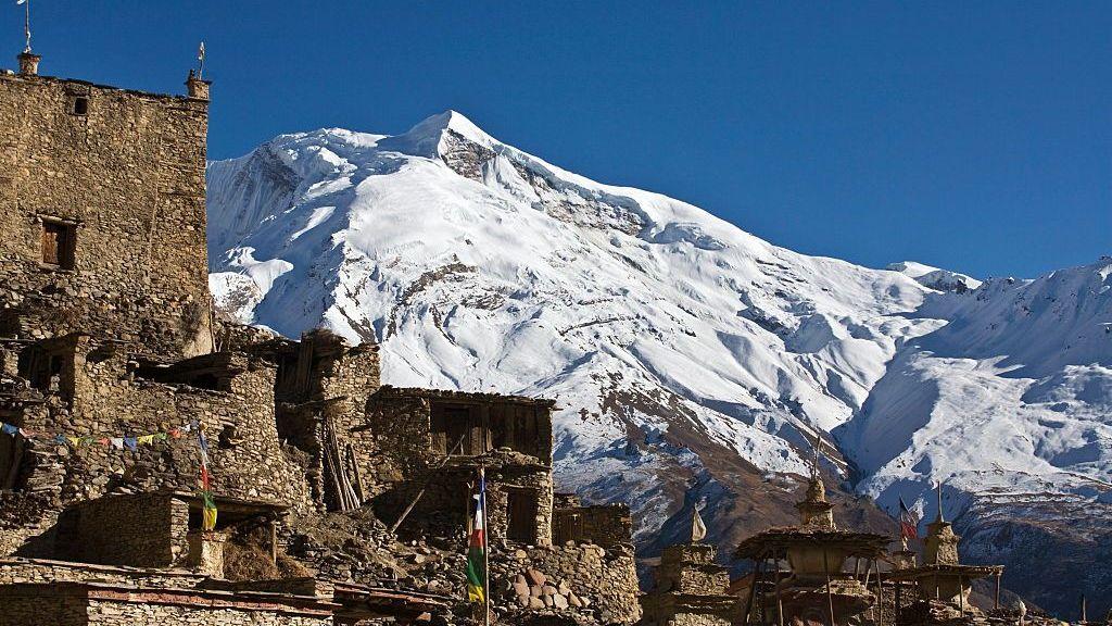 ヒマラヤで雪崩、登山関係者4人を遺体で発見 多数が行方不明に