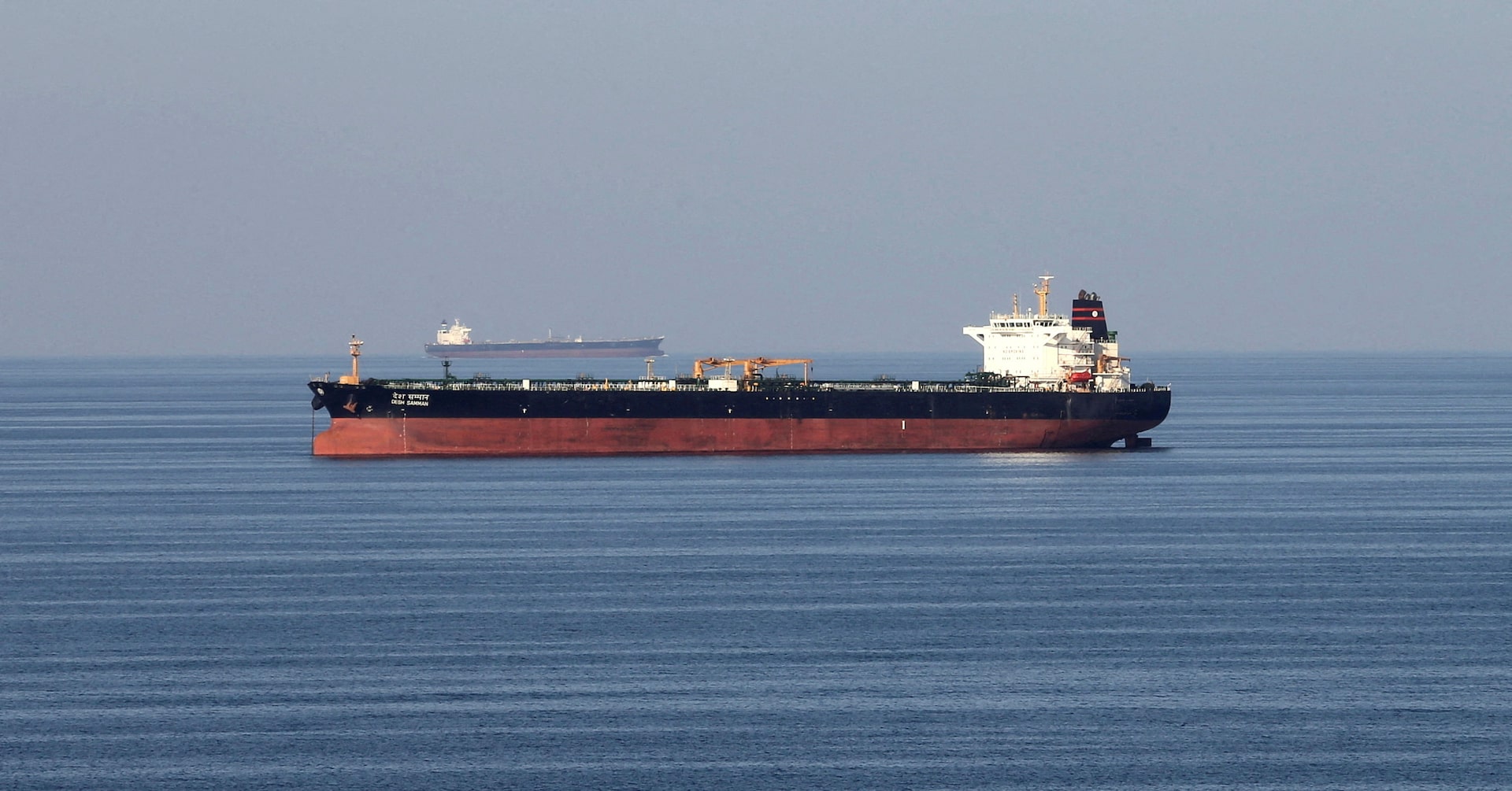 ホルムズ海峡通航は許可制に＝イラン元経済財務相