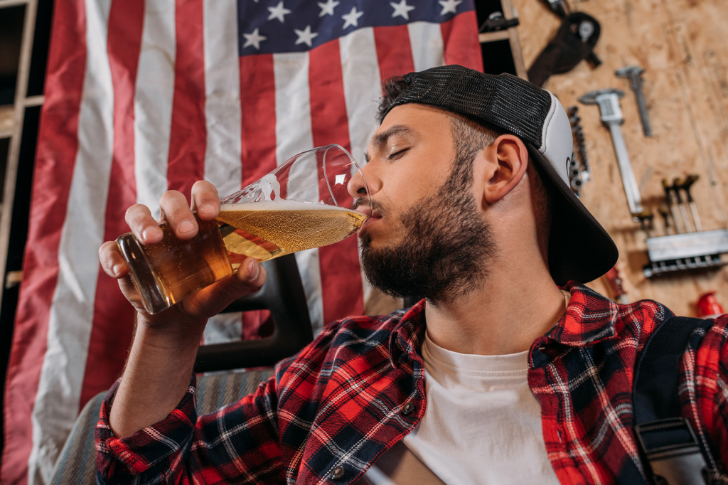「お酒を飲まなくなったアメリカ人」が飲んでいるものとは？飲酒人口は過去最低に…アルコール離れはなぜ起きたのか？