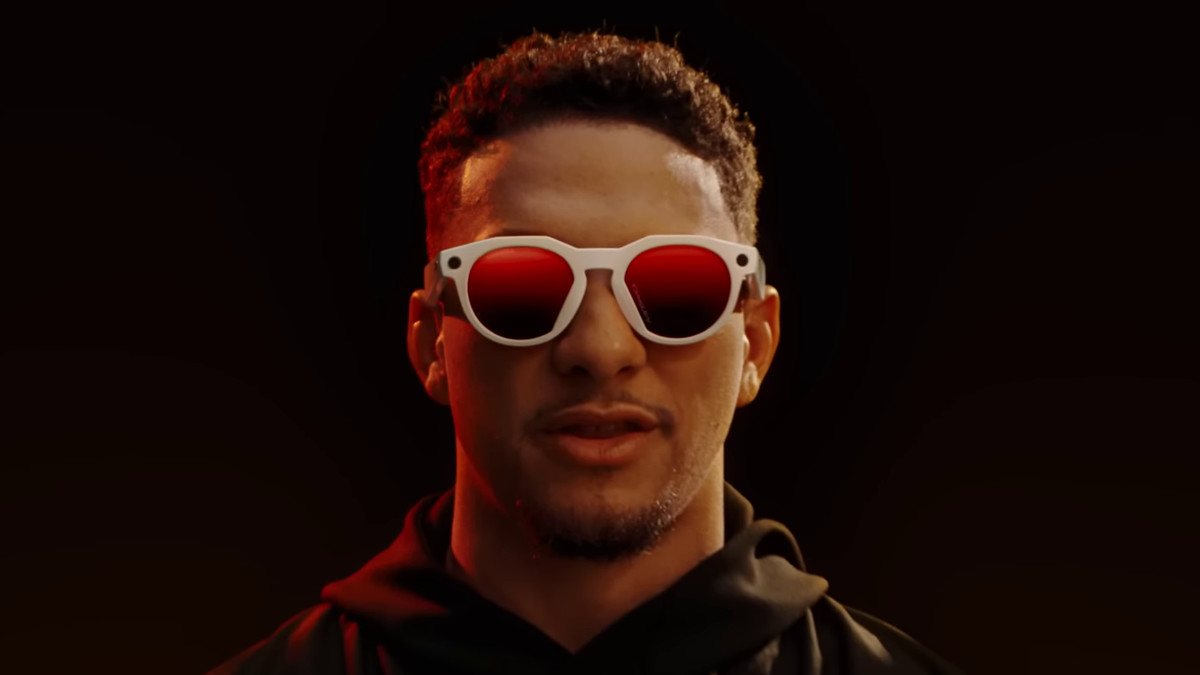 防水で3K動画が撮影可能なアスリート向けスマートグラス「Oakley Meta HSTN」をMetaが発表