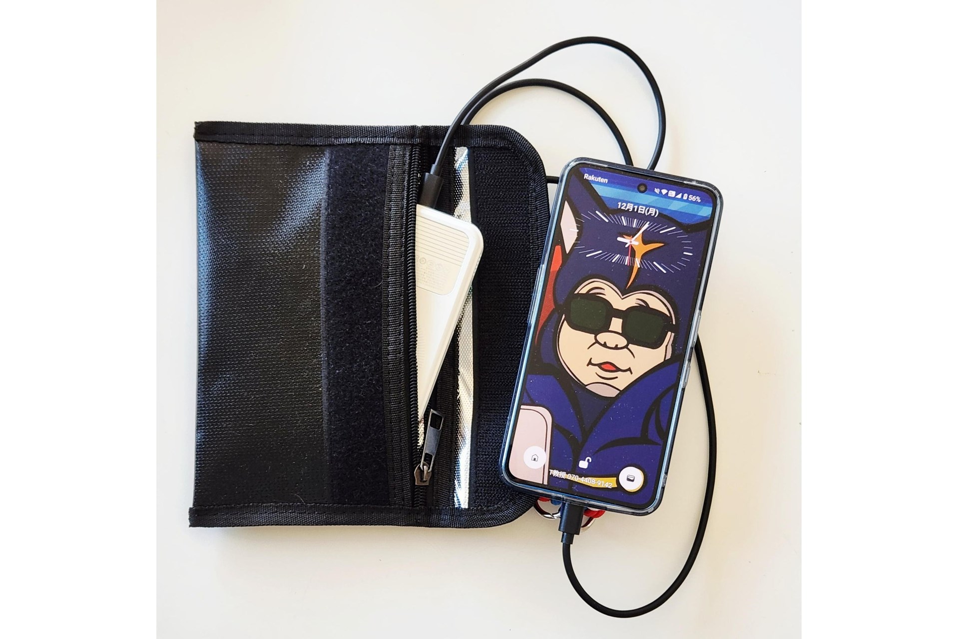 耐火ポーチ「BOUKA」（防火）を導入！ モバイルバッテリーの発火に備える