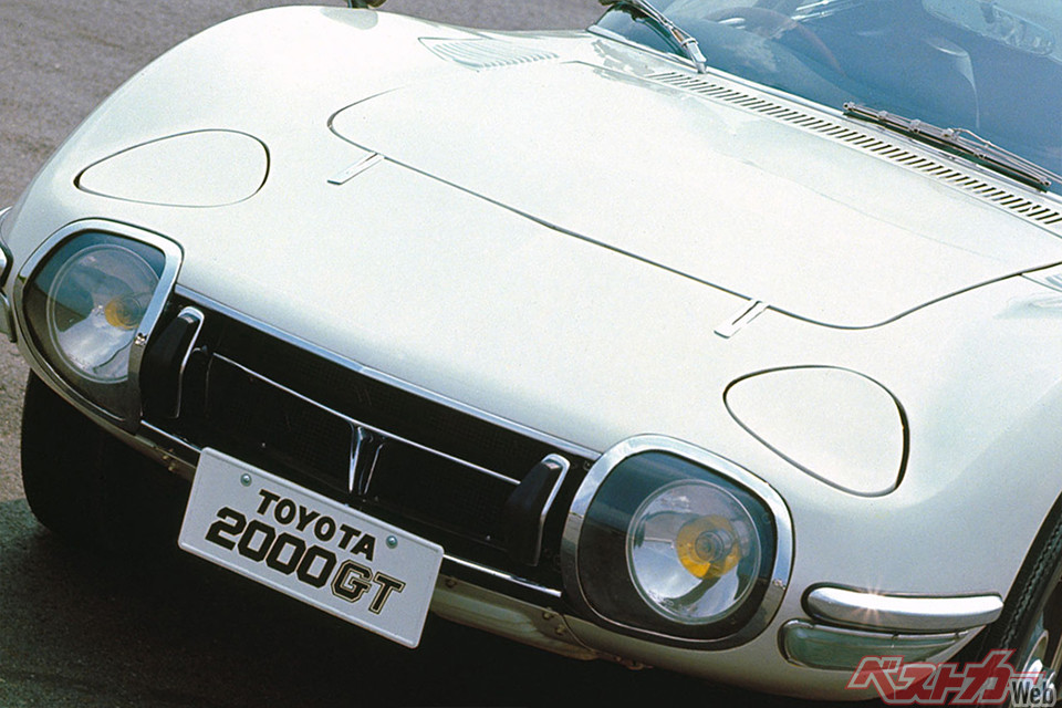 デザインラインが似すぎじゃね!? トヨタ 2000GTとジャガー Eタイプが瓜二つな件