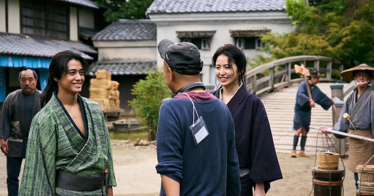 「おーい、応為」長澤まさみが怒声を上げる、髙橋海人は食事のシーンで照れ笑い（制作現場レポート）