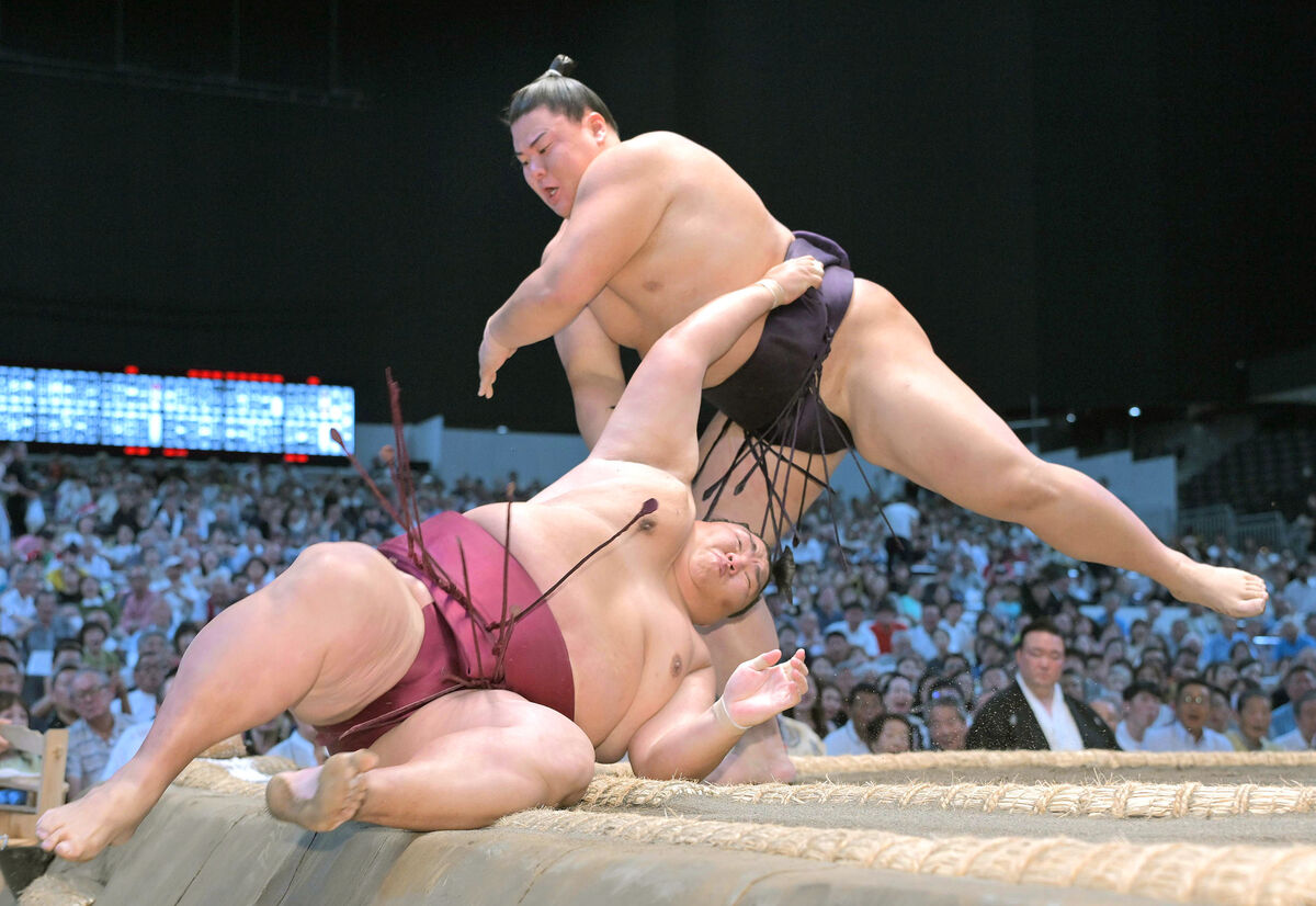 草野、快進撃の新入幕の影に２人の元横綱の“心遣い”…２敗死守でトップタイ浮上