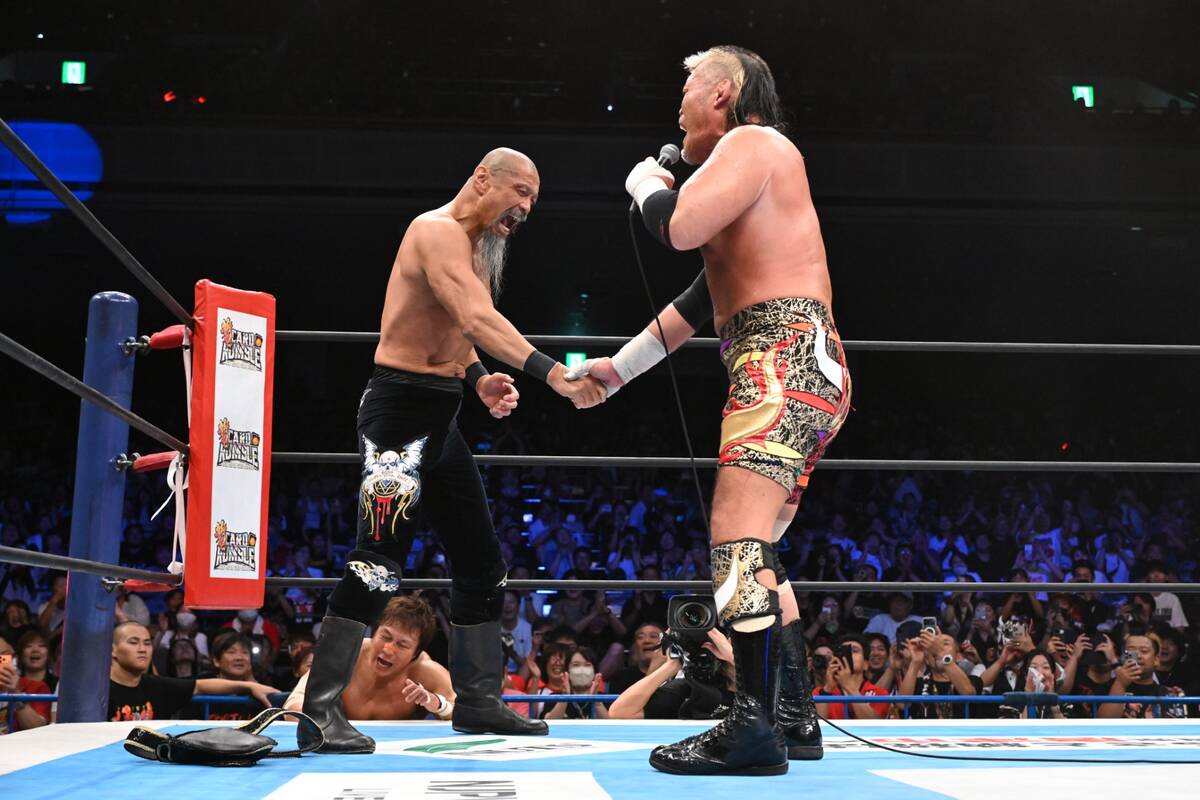 天山広吉、「引退試合」で小島聡に敗れる…試合後、飯塚高史と「握手」し歴史的和解「飯塚さんありがとう」…８・１５両国国技館
