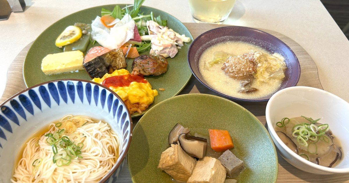 【ホテルの朝食】飛鳥鍋にのっぺ、ほか地元名物を堪能できちゃう！ スパークリングワインも飲み放題で最高 / グランドメルキュール奈良橿原
