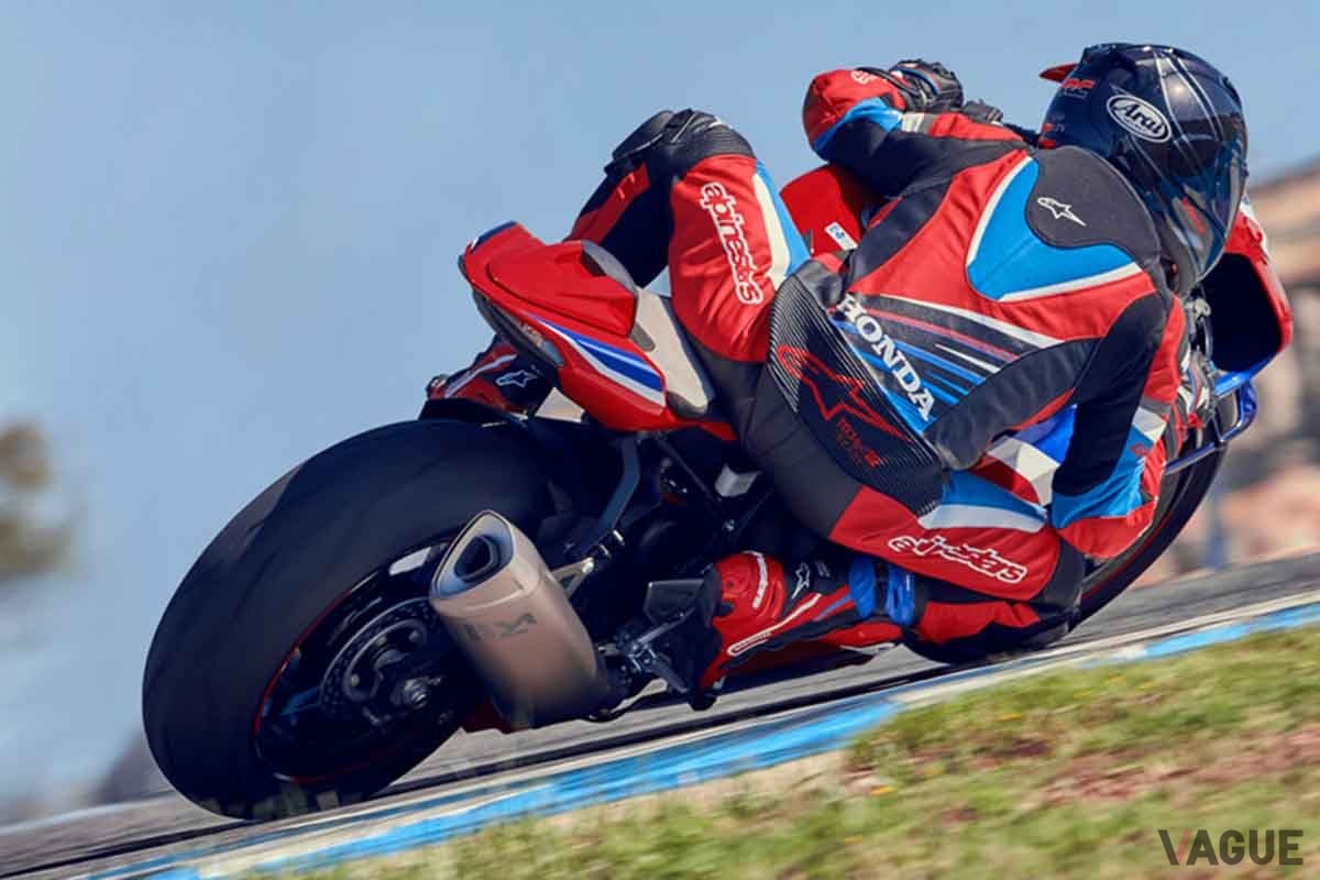 1000cc時代に終止符!?「リッタースポーツバイク」終焉のウワサって本当？ 憧れのフラッグシップSSの灯は消えゆく運命なのか