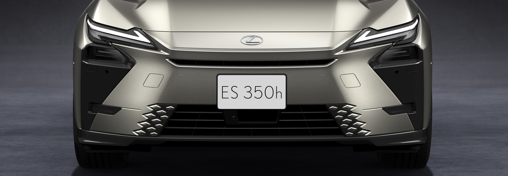 LEXUS 新型「ES」考え方によっては 日本はフル装備とも言えるか？