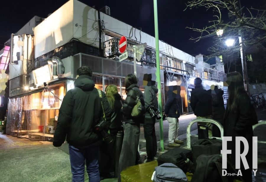 俳優の新井浩文がファン・報道陣を完全スルーで“ステルス帰宅”…再始動に「覚悟足りない」指摘も（FRIDAY）