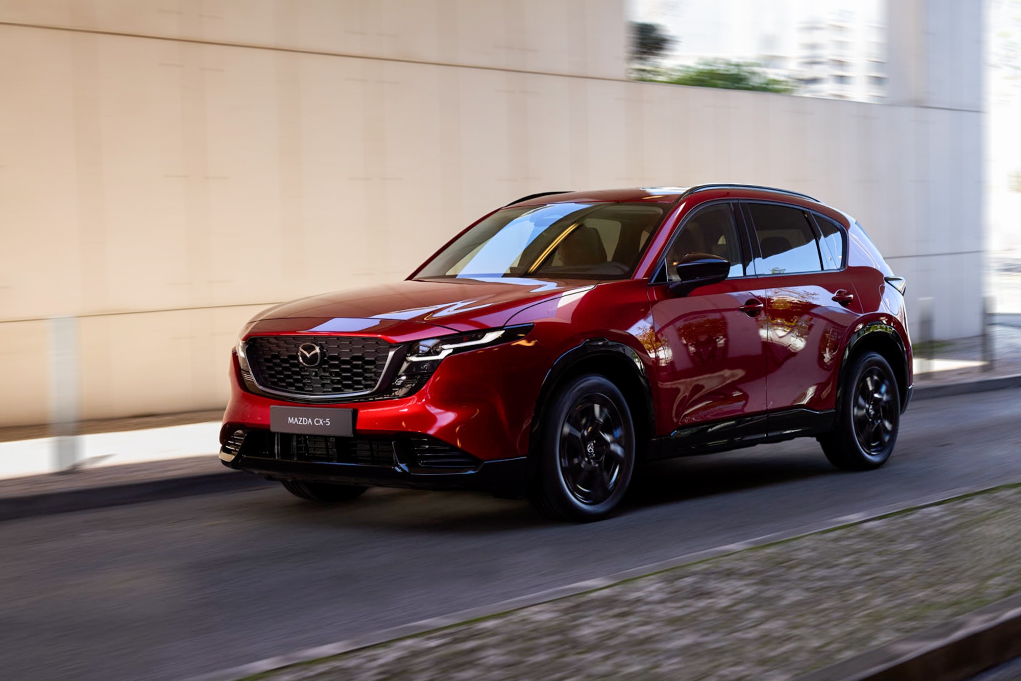 マツダ、新型｢ＣＸ－５｣も日本から米国に輸出－追加関税の耐久性占う
