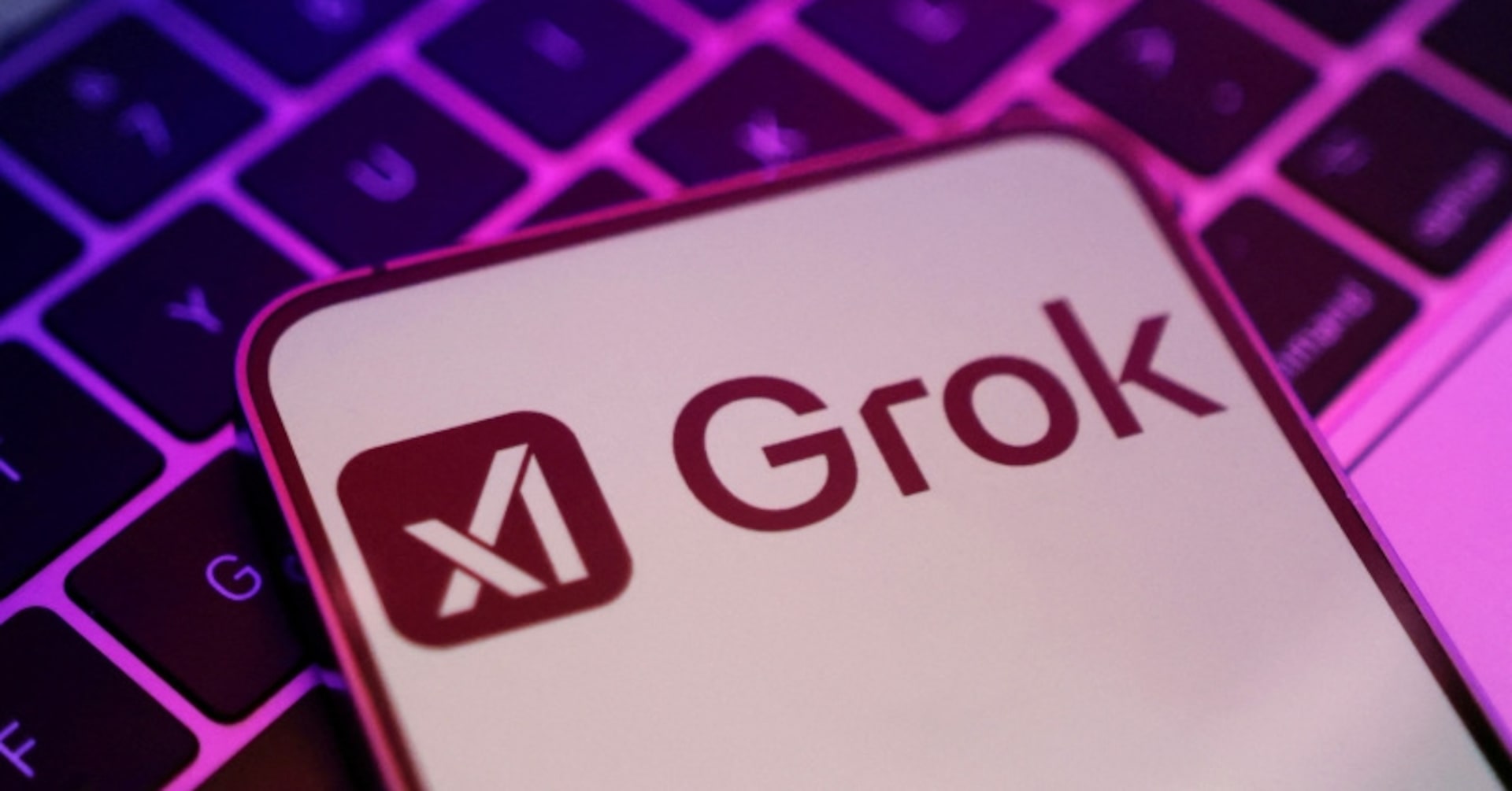 Ｘの生成ＡＩでビキニ姿に、女性や未成年の性的画像が新年に急増