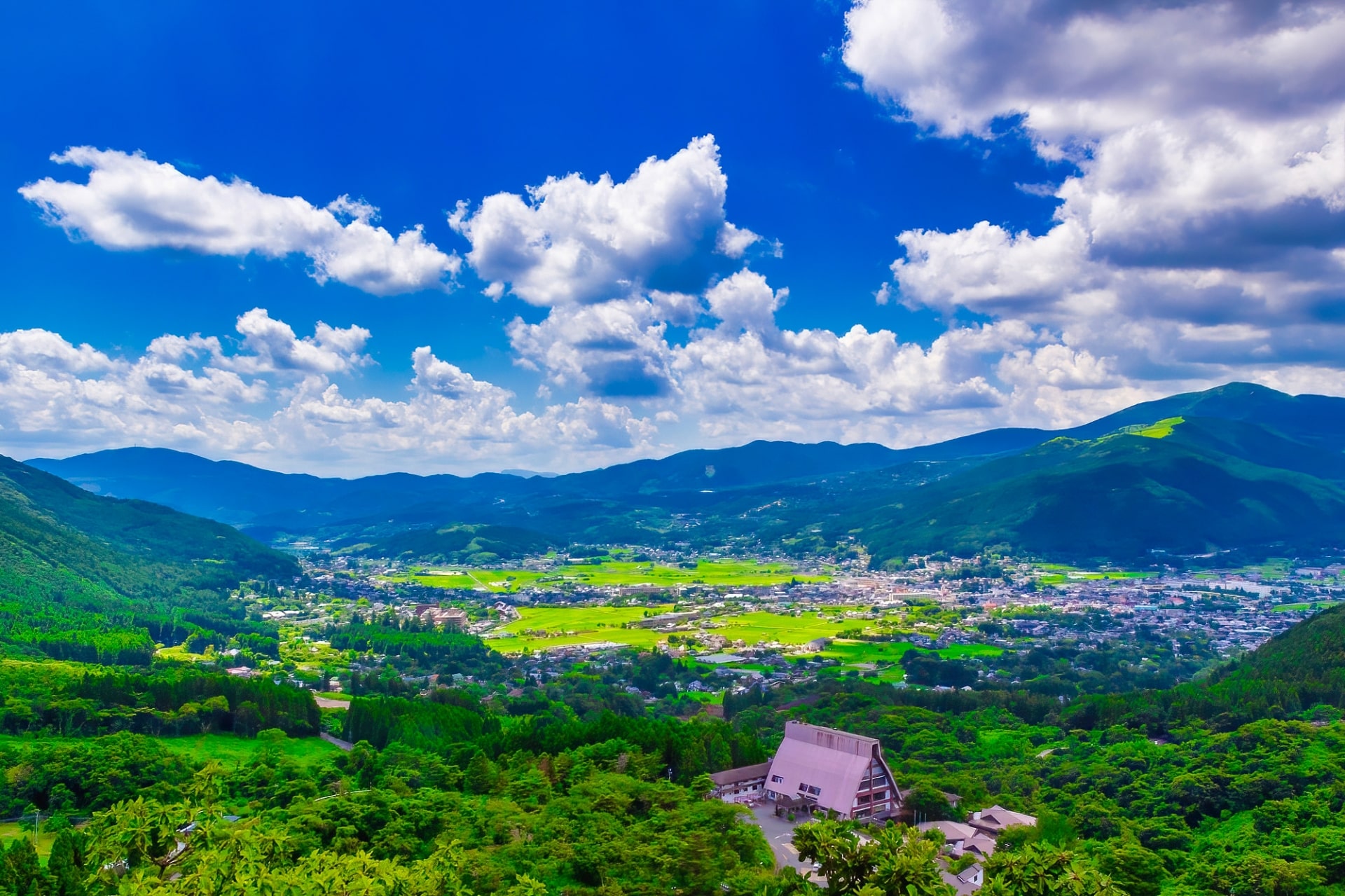 この冬行きたい「九州地方の温泉地」ランキングTOP29！ 第1位は「由布院温泉」【2024年最新調査結果】