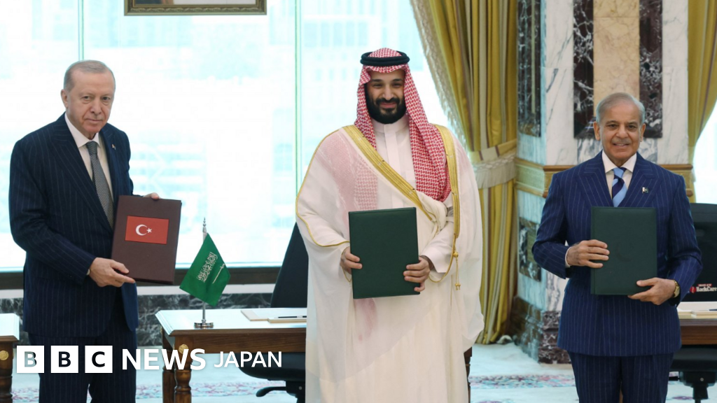 サウジアラビア、トルコ、パキスタンが防衛協定に署名