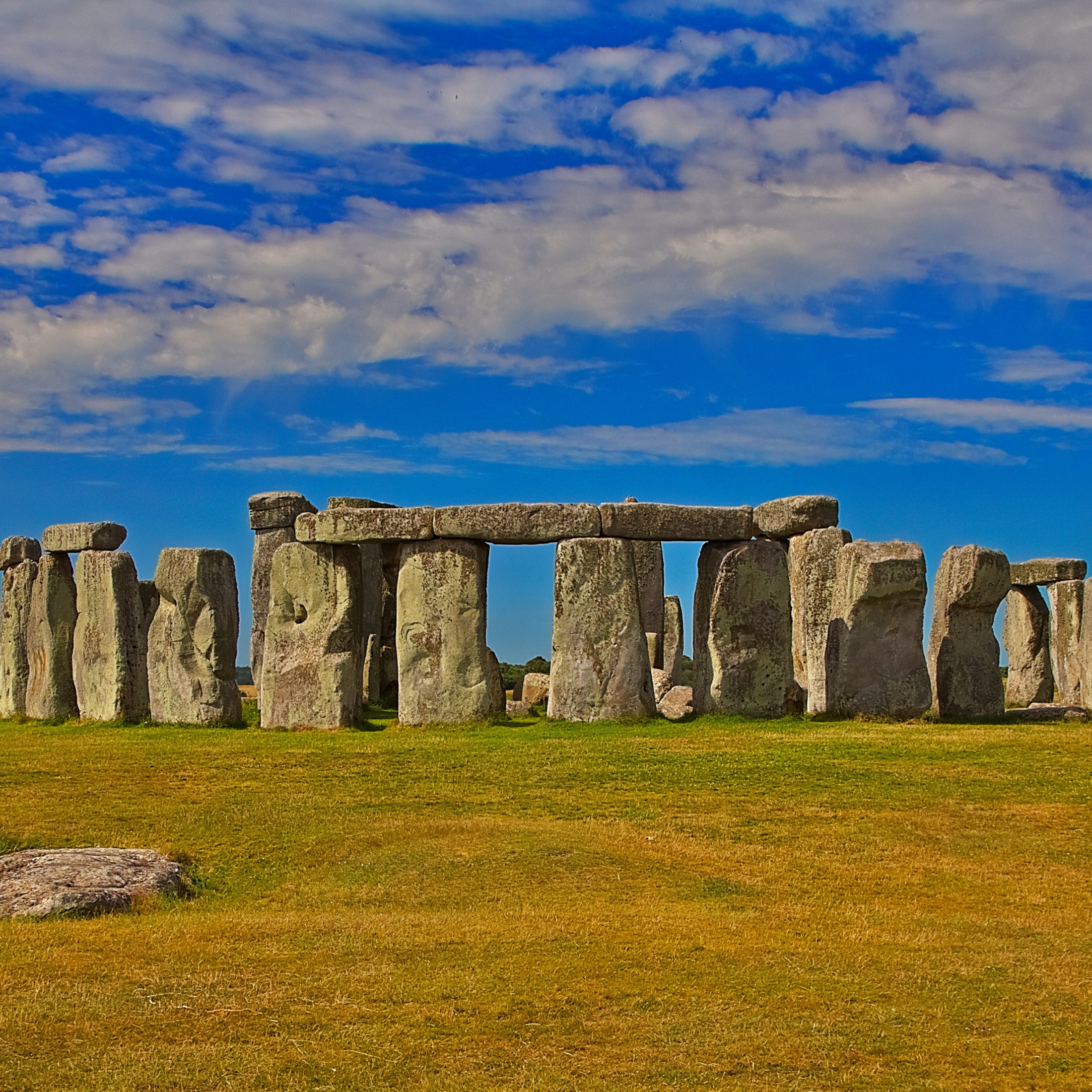 【ストーンヘンジに新事実判明】「石を運んだのは氷河ではない」と科学者が断言。決定的な証拠も発見される（MEN’S CLUB）