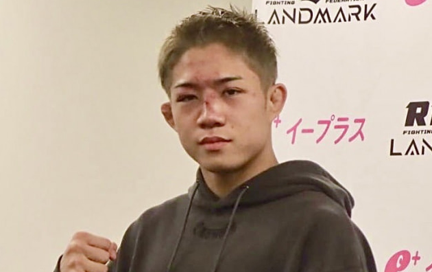 ”19歳の新星”秋元強真、TKO勝利も「顔の感覚が無い、大みそか無理！」萩原京平との”流血マッチ”に大ダメージ