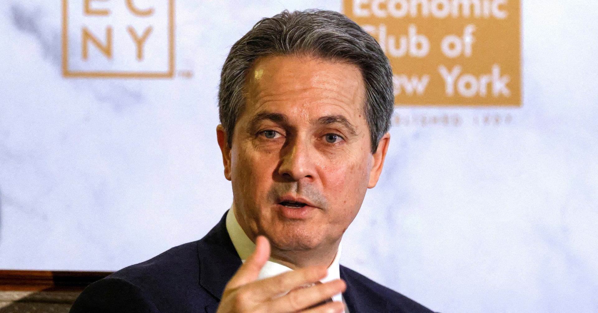 ＦＲＢ、関税の影響が明確になるまで利下げにコミットすべきでない＝セントルイス連銀総裁