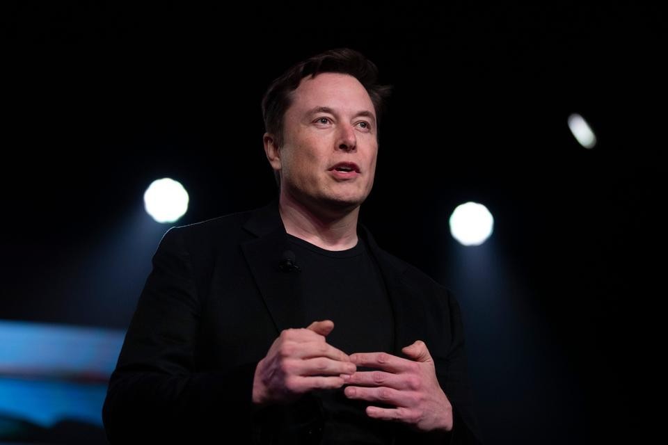 イーロン・マスクはかつて、2026年までに火星に到達できると語っていた。しかし現在、同氏はスペースXが月面都市の建設に注力していると明らかにした（海外）（BUSINESS INSIDER JAPAN）