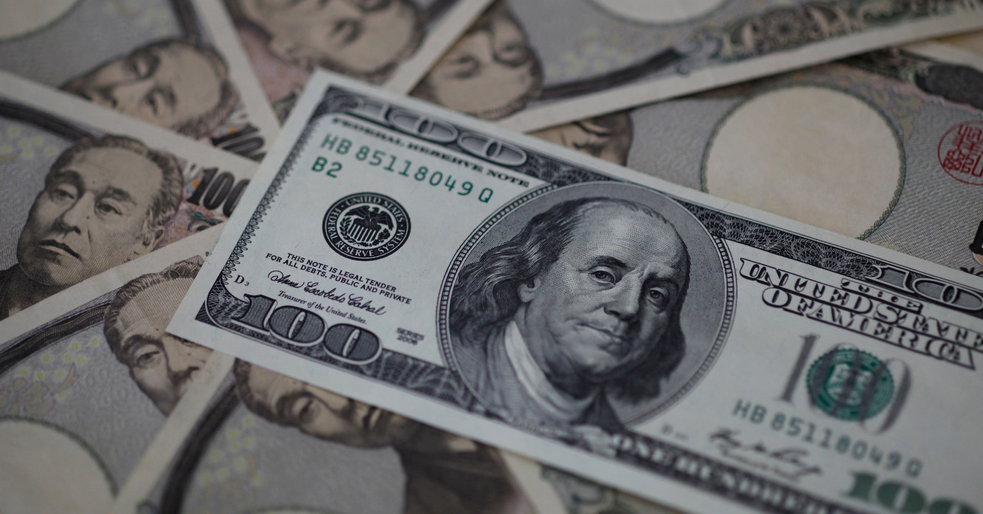 ＮＹ外為市場＝ドル小幅高、米雇用統計待ち