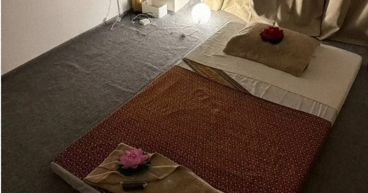 「あなたは残って働いて」母に売られた12歳の少女は、性交だけは拒んだ