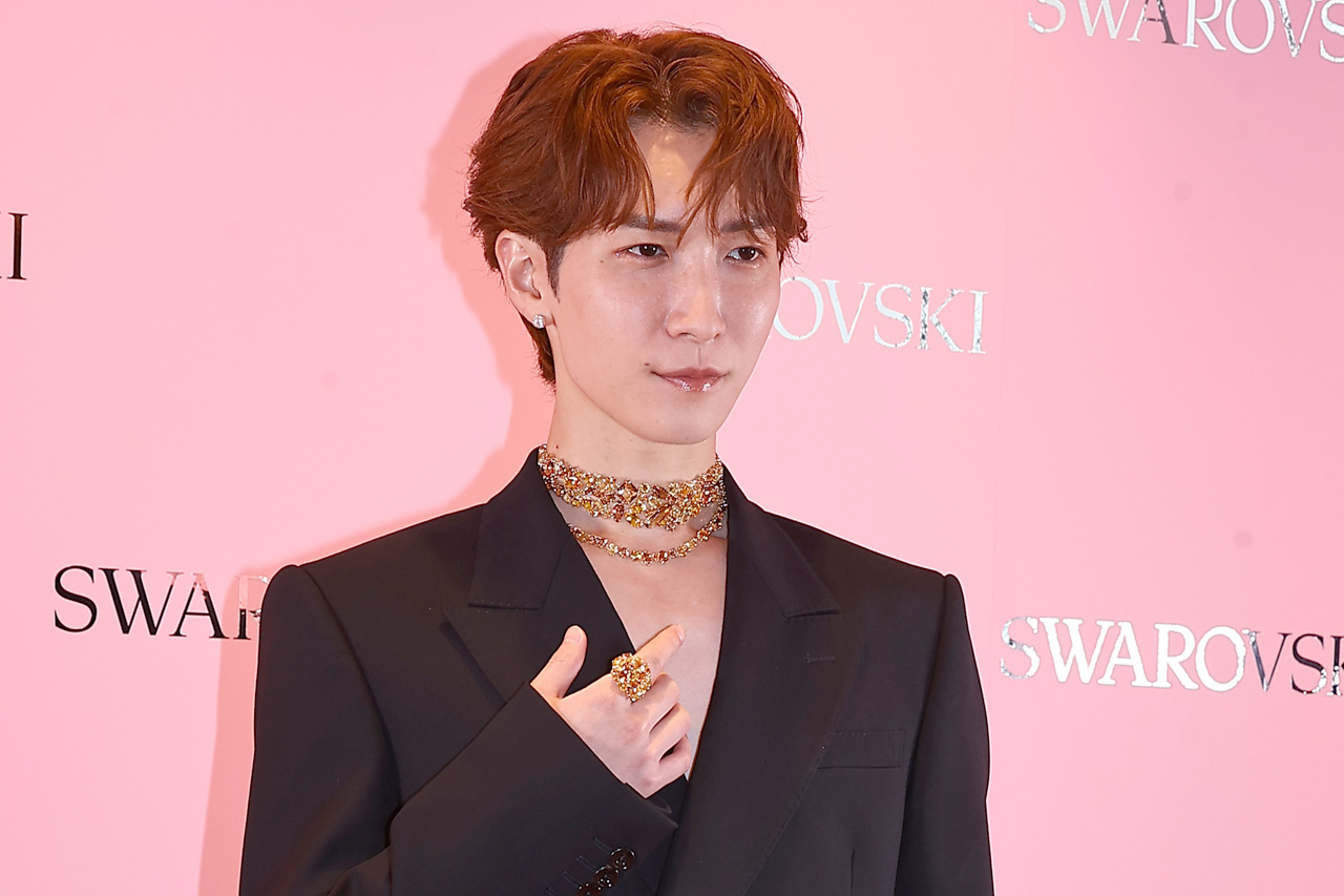 渡辺翔太 大阪・心斎橋のSwarovski大阪オープン日に「ビカビカ」な来店！“成功”へ小さな努力