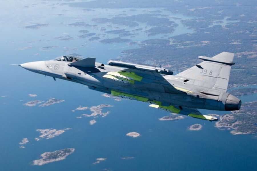 「北欧製戦闘機」37年越し初の実戦投入も アジアの紛争国で次々デビューした“新兵器”たち 輸出国は複雑な心境？