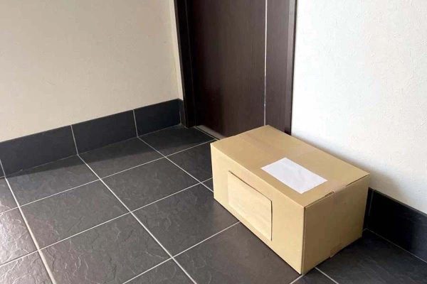 女子中学生の「置き配盗難」が暴く日本社会の不信構造――他人を信じられない社会で、置き配は成立するのか？（Merkmal）｜ｄメニューニュース