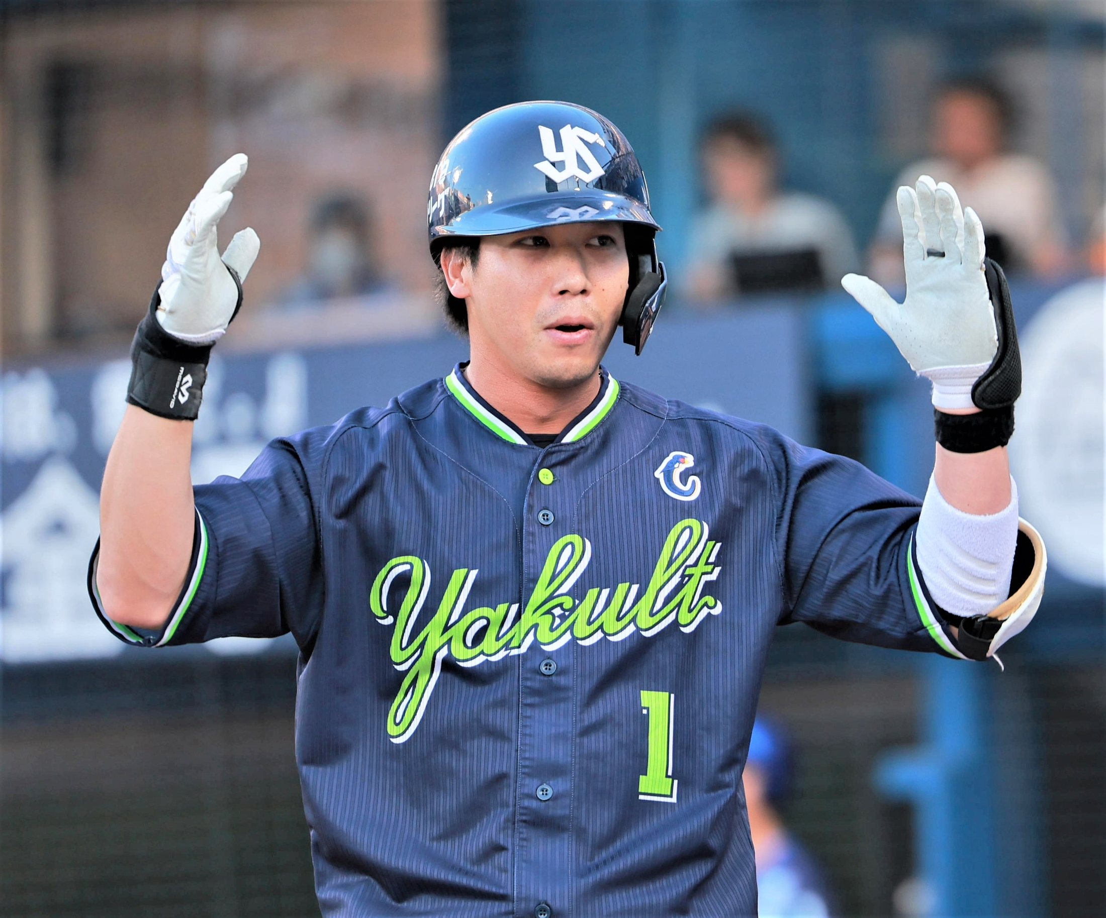 【ヤクルト】破竹の8連勝！バウアーから山田が球団新記録の通算305号V弾＆内山追撃打 アビラ7回自責0の快投で4勝目 星ヒヤリ3S