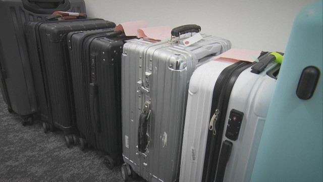 外国人観光客が捨てて帰ったか…空港関係者を悩ませる『放置スーツケース』不審物とみなされ都度Ｘ線検査など（FNNプライムオンライン）｜ｄメニューニュース