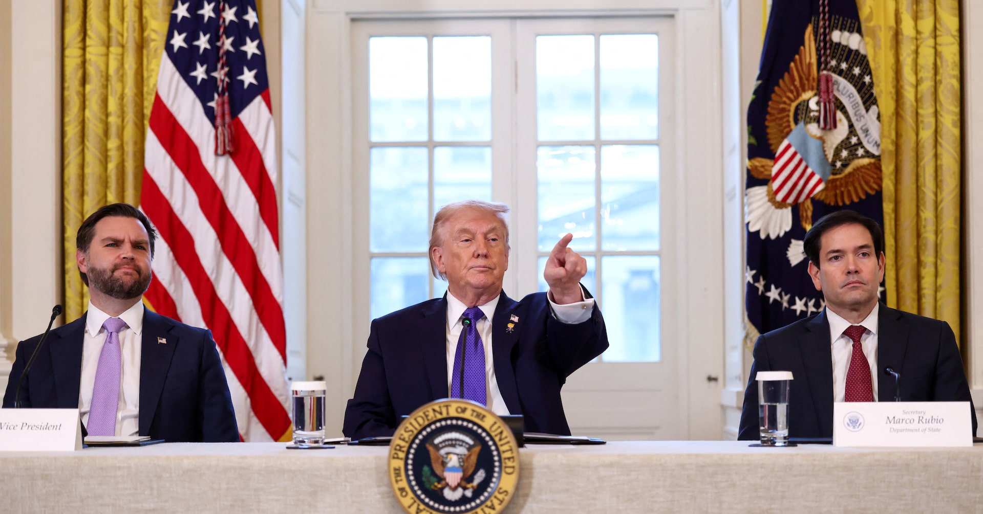 焦点：イラン戦争で高まるリスク、米大統領後継者はバンス氏かルビオ氏か