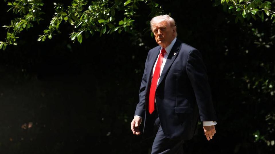 トランプ氏、「停戦」実現でイランとの敵対行為終了と米議会に通知 今後は議会承認不要と主張