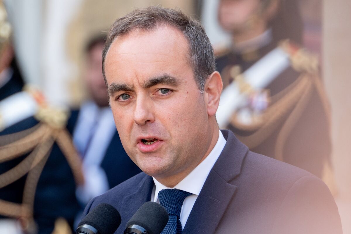 フランス新首相は「愛されキャラ」－マクロン大統領も調整力に期待