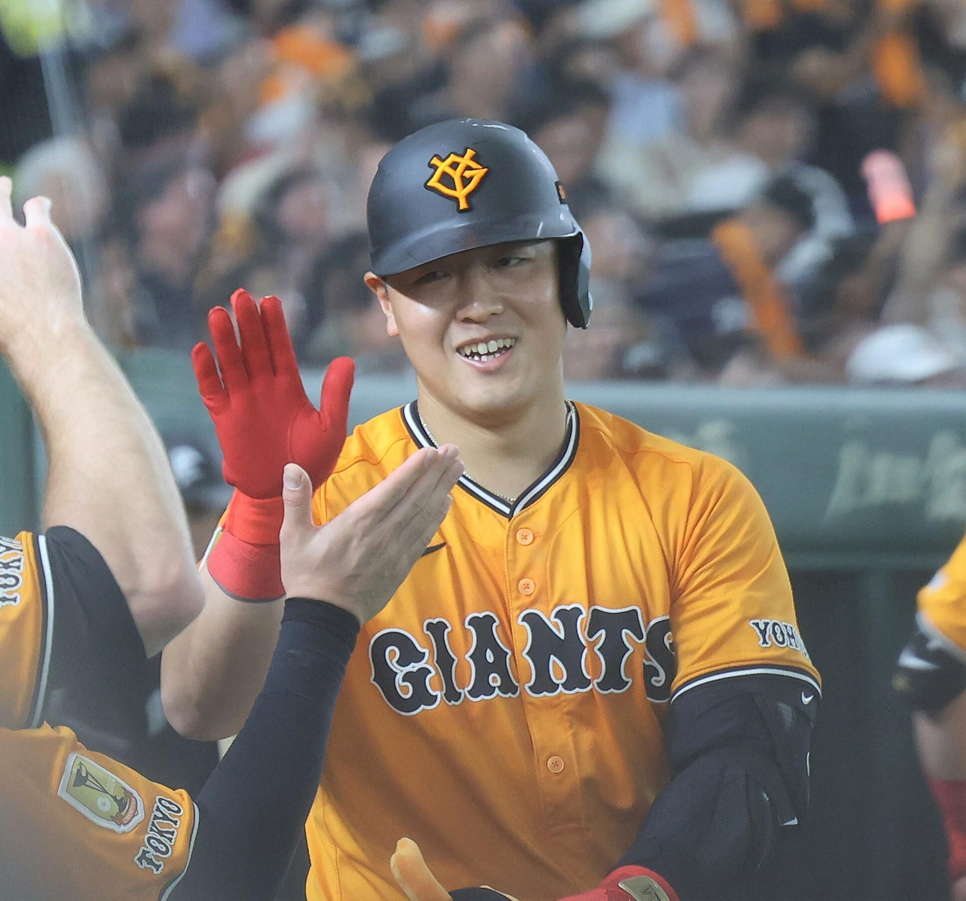 【巨人】3連勝！6月30日以来の貯金2 岡本が2打席連発 8年連続2桁本塁打 井上6回途中無失点で3か月ぶり白星 泉口2試合連続適時打