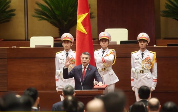 新首相に元日本留学生のレ・ミン・フン氏、元中銀総裁として実績 [政治]