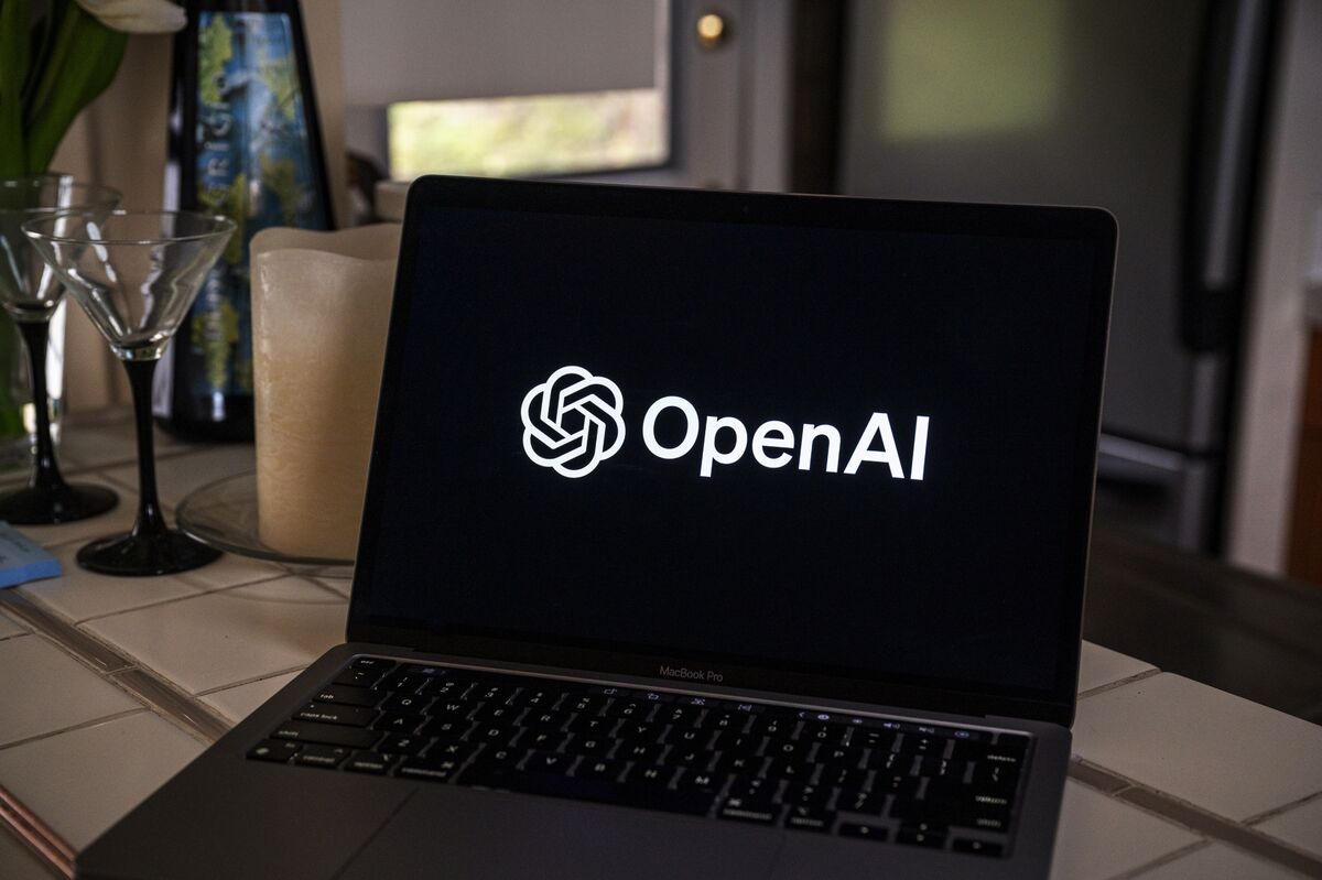 オープンＡＩ、ChatGPTに買い物機能を追加－グーグルなど競合に対抗
