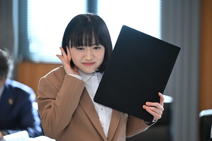 「南田南弁護士は天才肌」初回、自閉スペクトラム症の弁護士役・芦田愛菜に称賛の声「演技うますぎて鳥肌」「視線の動かし方が丁寧」