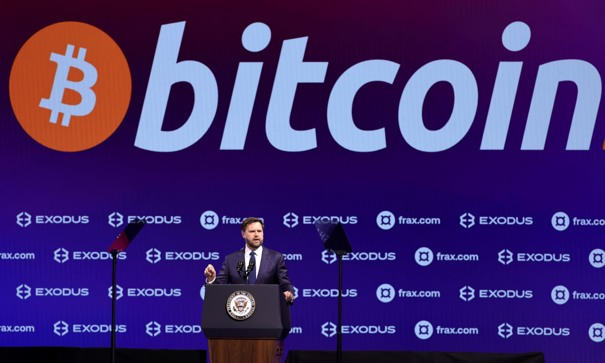 サトシ・ナカモトからドナルド・トランプへ 新たな熱狂に飲み込まれる「ビットコイン」