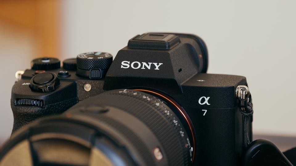 定番メーカーを避けてきた自分が、ソニーのデジカメを使って知った「メジャーの味」（ギズモード・ジャパン）
