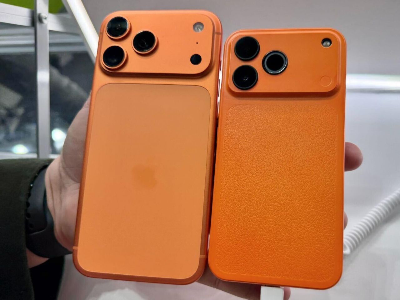 「iPhone 17 Pro」酷似のAndroidスマホを発見 色・形・カメラ配置までソックリ