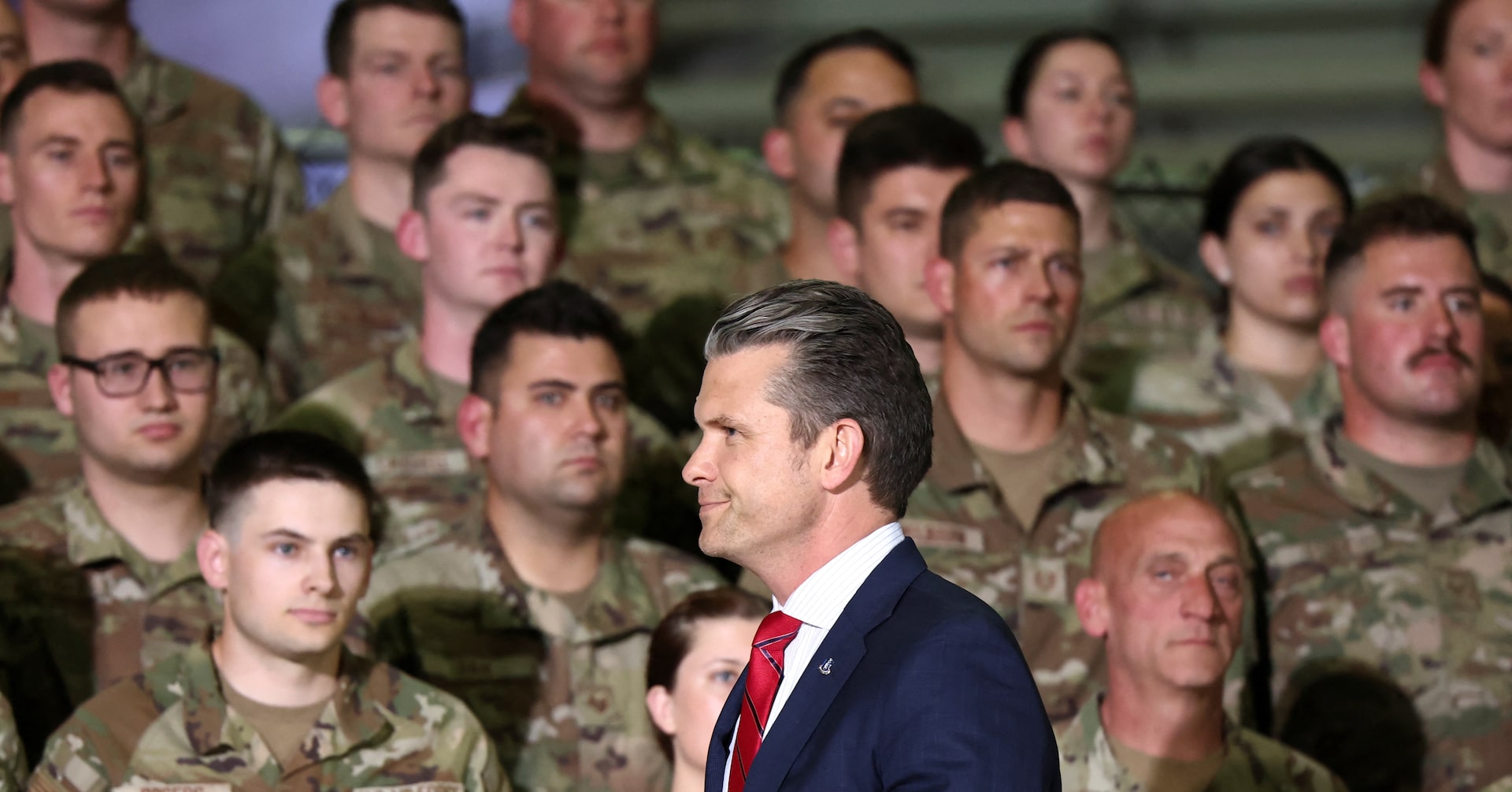 米軍大将ポスト2割削減を指示、国防長官「戦略的即応性の最大化」へ