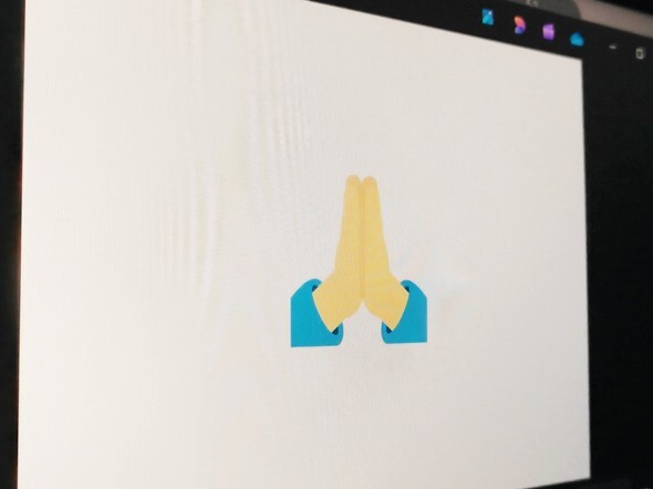 絵文字の「合掌」はハイタッチ？お祈り？ それとも…生みの親による自称“素人回答”がネットで話題に