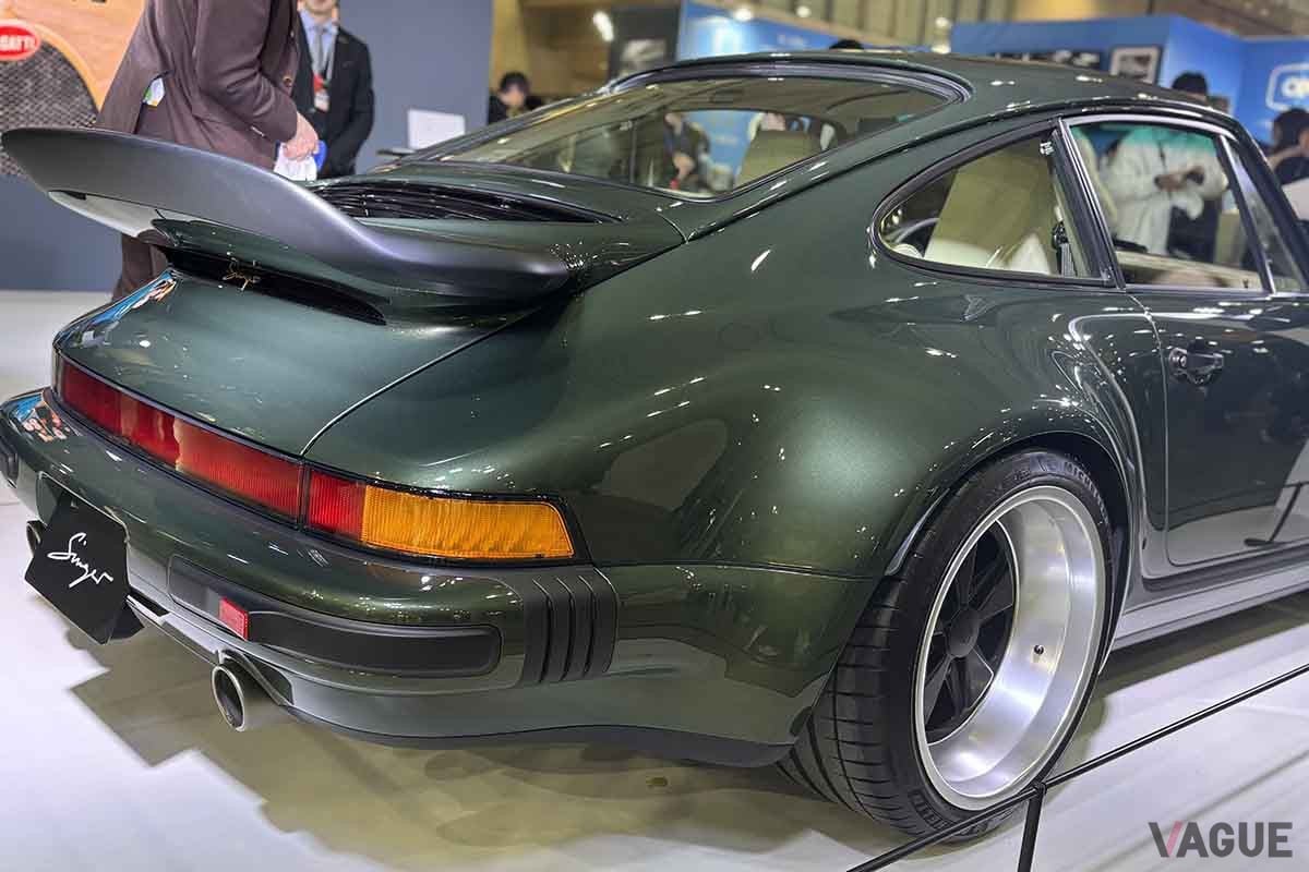 空冷ポルシェがクラフトマンシップと最新エンジニアリングで生まれ変わる!? シンガーが手がけるレストモッド「ポルシェ911」の価値とは