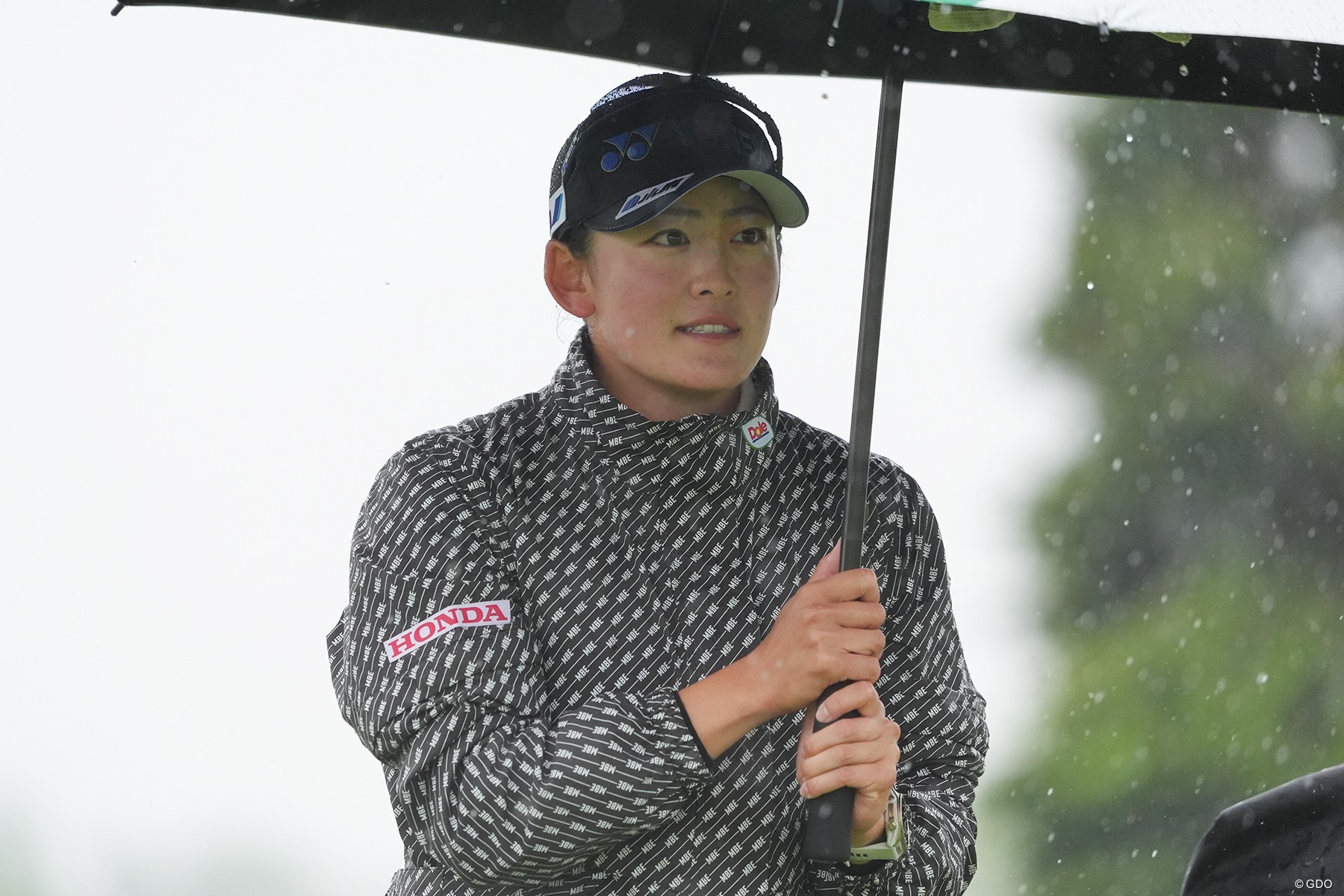 涙の予選落ちが「気づかせてくれた」いいリズム 岩井千怜が土砂降りの中で首位接近