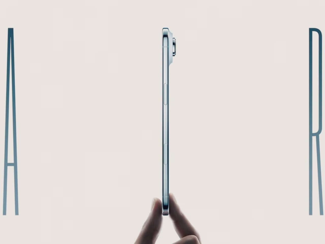 極薄「iPhone Air」、強度は大丈夫？ 脳裏をよぎる11年前の「ベンドゲート」騒動