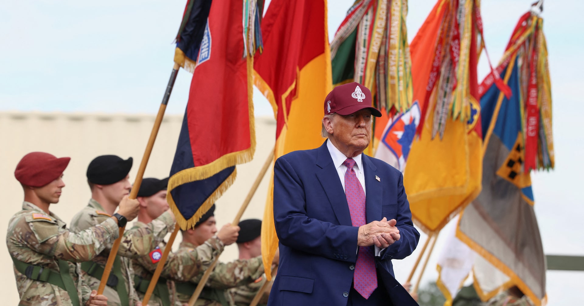 トランプ氏、陸軍基地で演説 「ロサンゼルスを解放する」